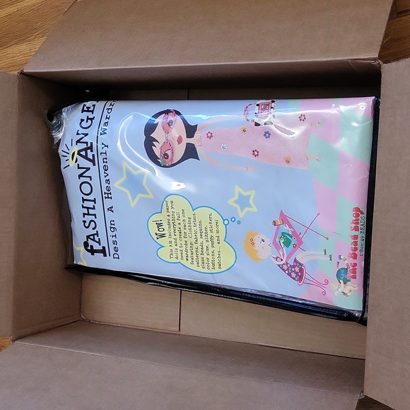 Fashion Angels Dolls Vintage 4 2D Dolls With Original Accessories and Packaging - Picture 8 of 17